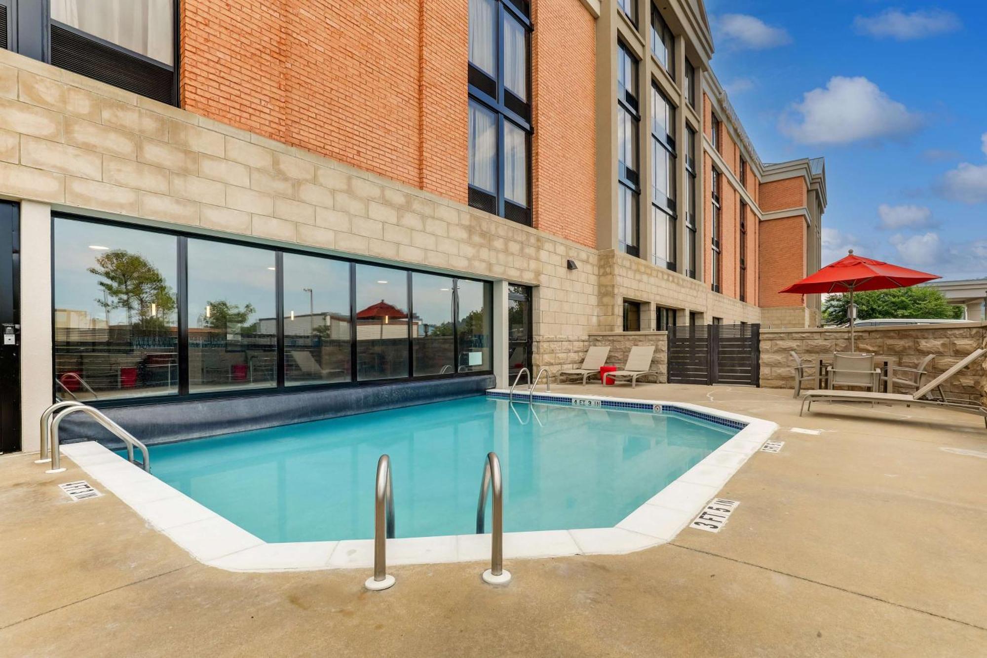 Drury Inn & Suites Birmingham Lakeshore Drive Exteriör bild