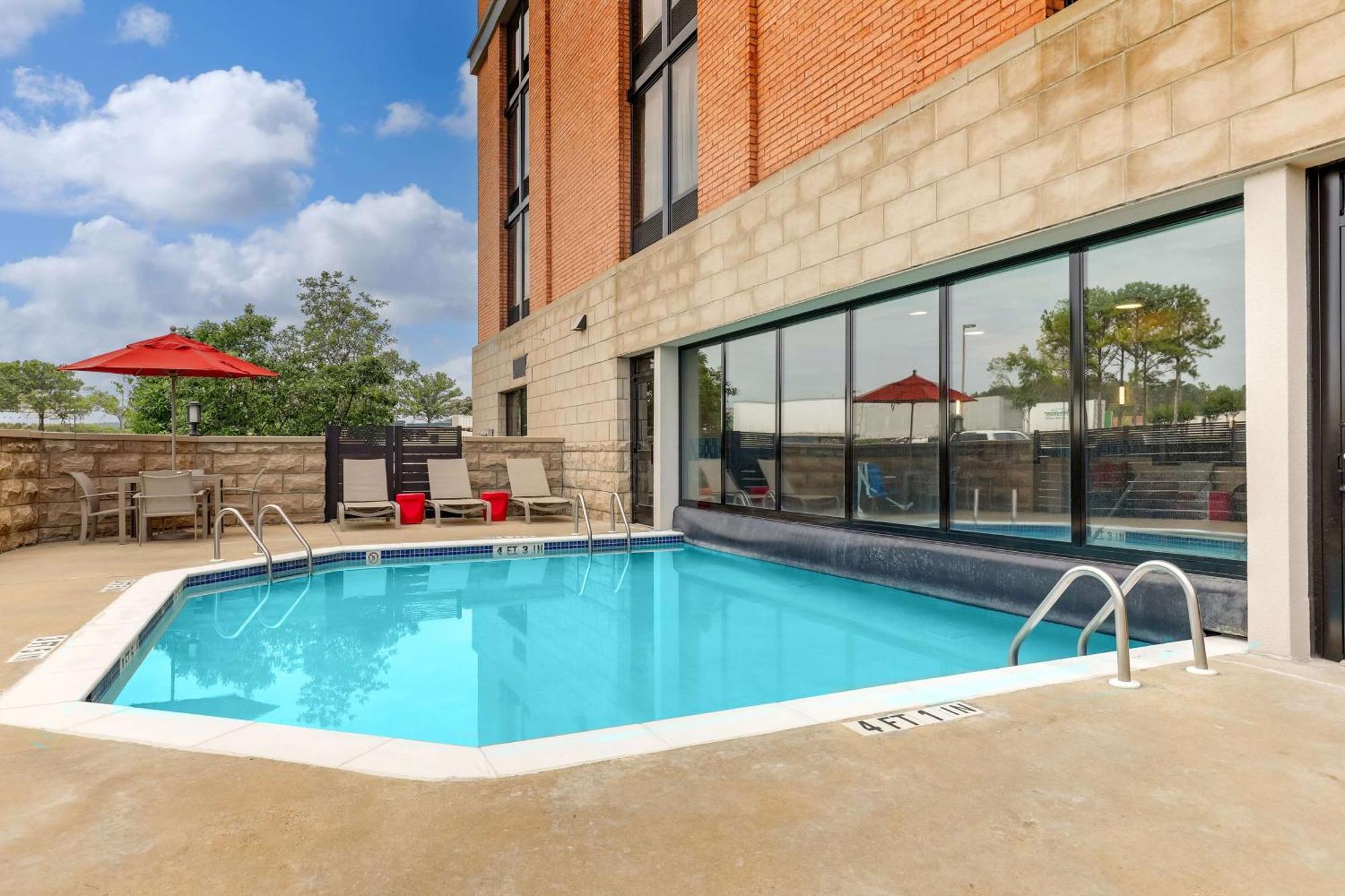 Drury Inn & Suites Birmingham Lakeshore Drive Exteriör bild