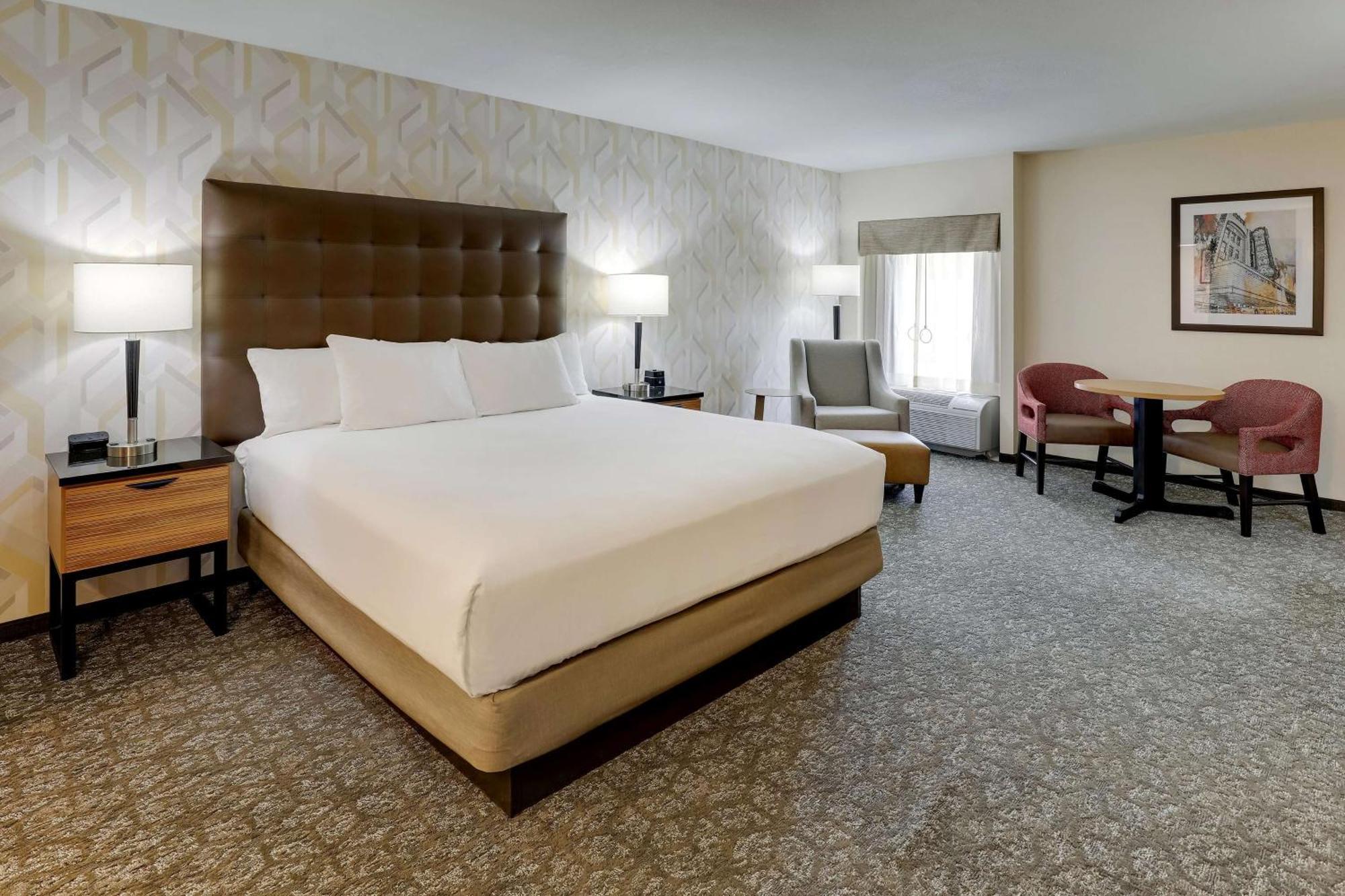 Drury Inn & Suites Birmingham Lakeshore Drive Exteriör bild