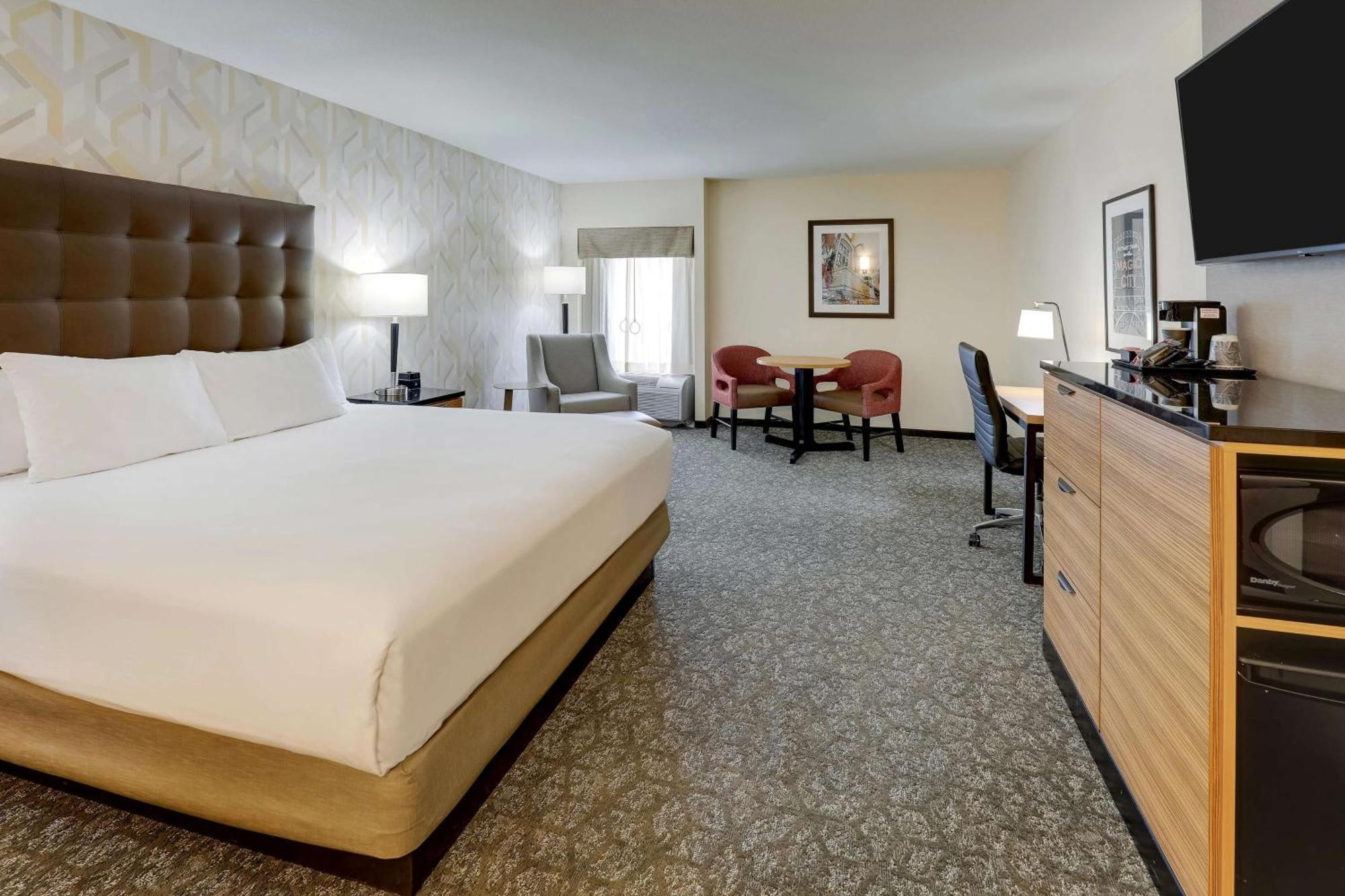 Drury Inn & Suites Birmingham Lakeshore Drive Exteriör bild