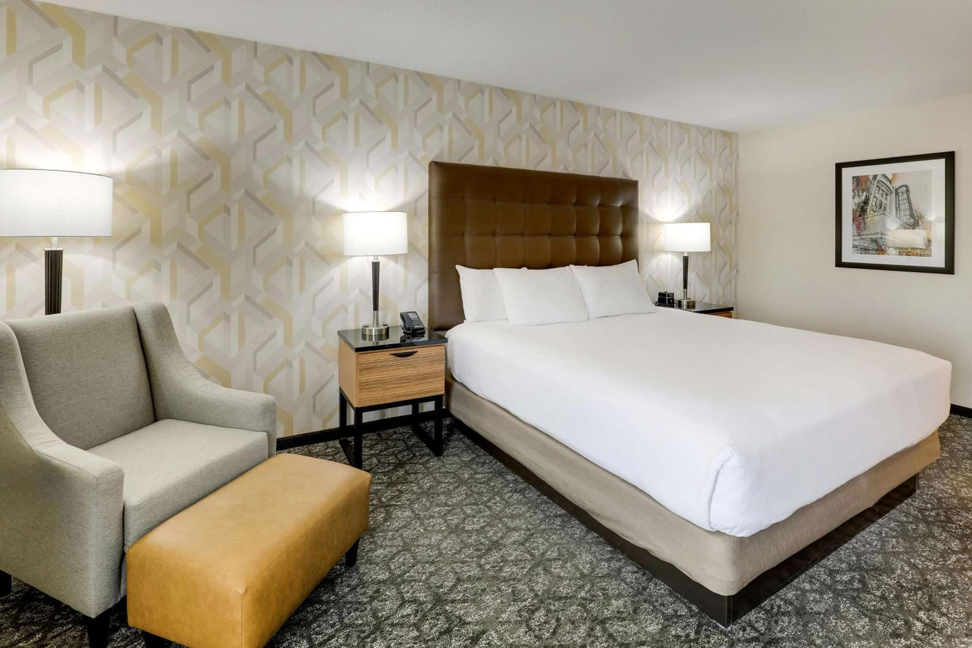 Drury Inn & Suites Birmingham Lakeshore Drive Exteriör bild
