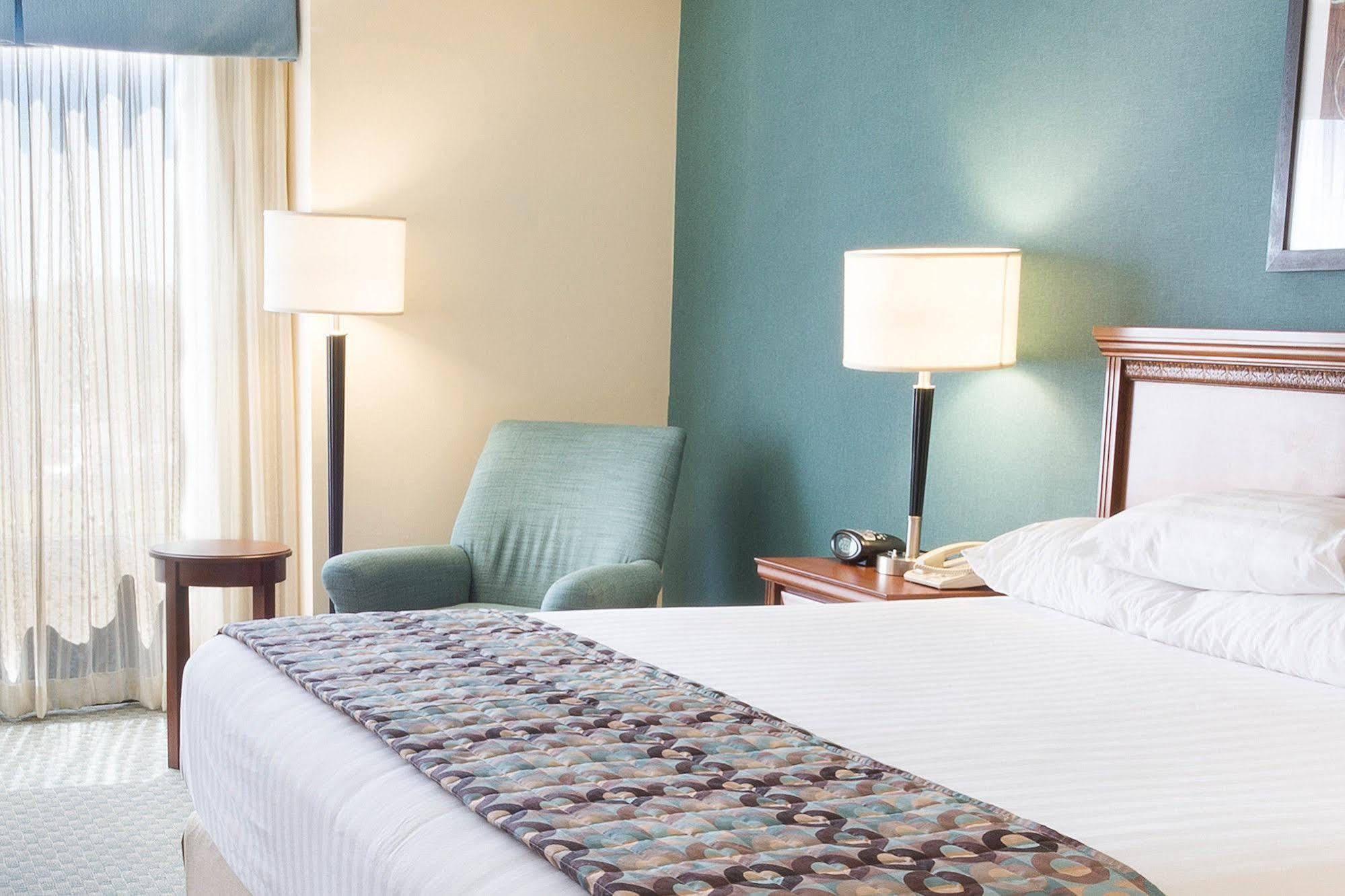 Drury Inn & Suites Birmingham Lakeshore Drive Exteriör bild